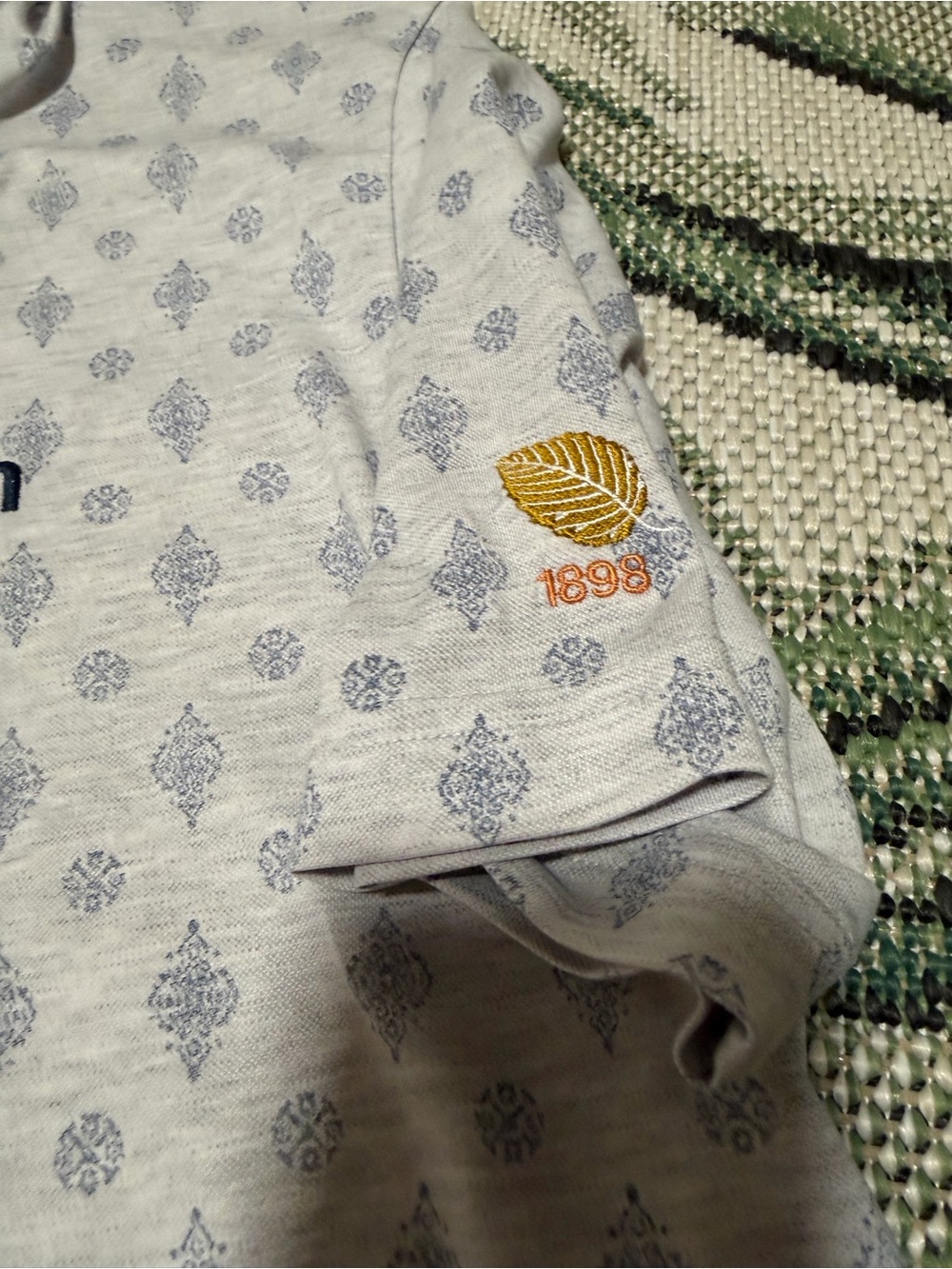 Travis Mathew’s Polo Shirt Golf White/Light Blue Printed Polo Medium - Picture 4 of 5